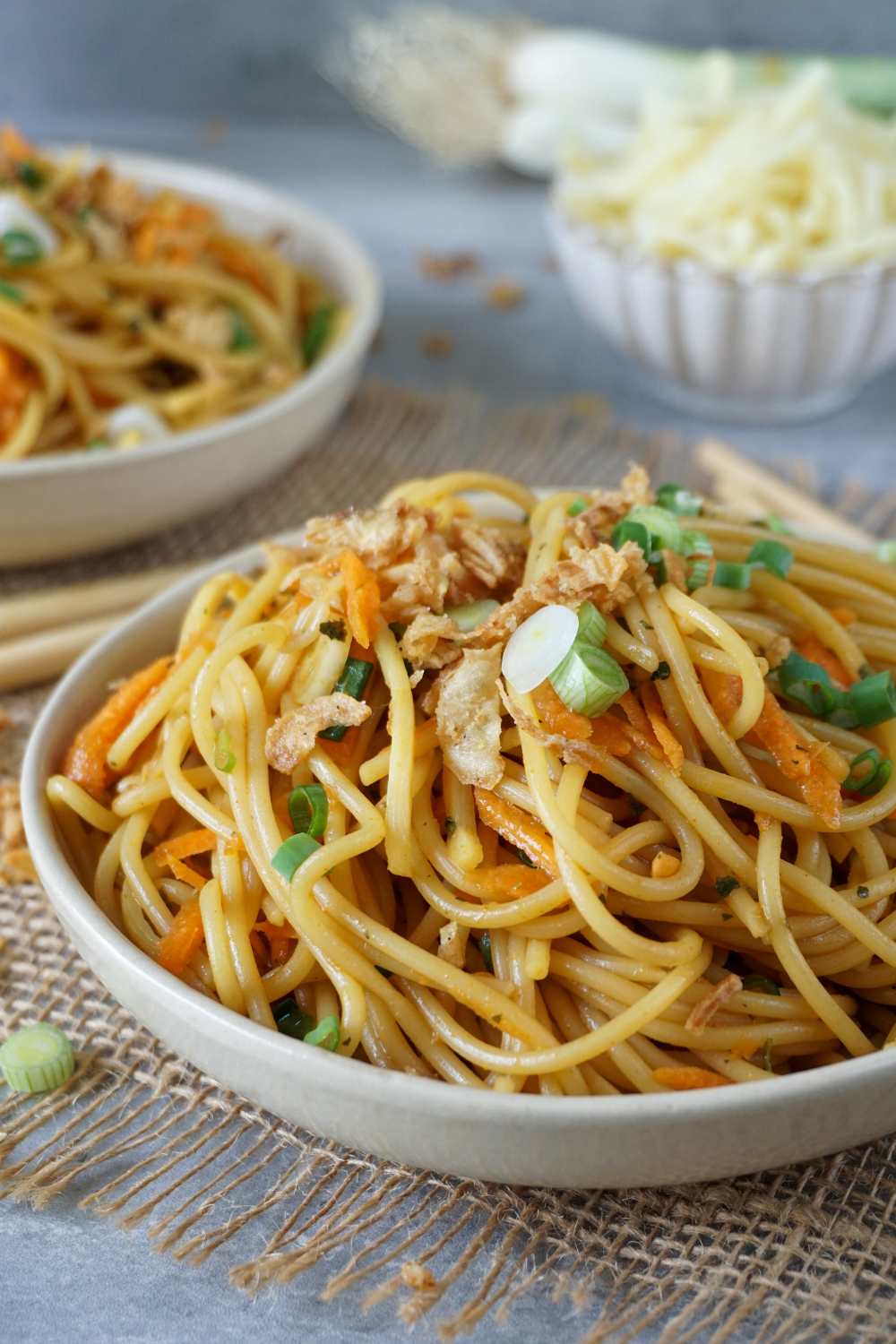 Asiatischer Spaghettisalat mit Sojasauce