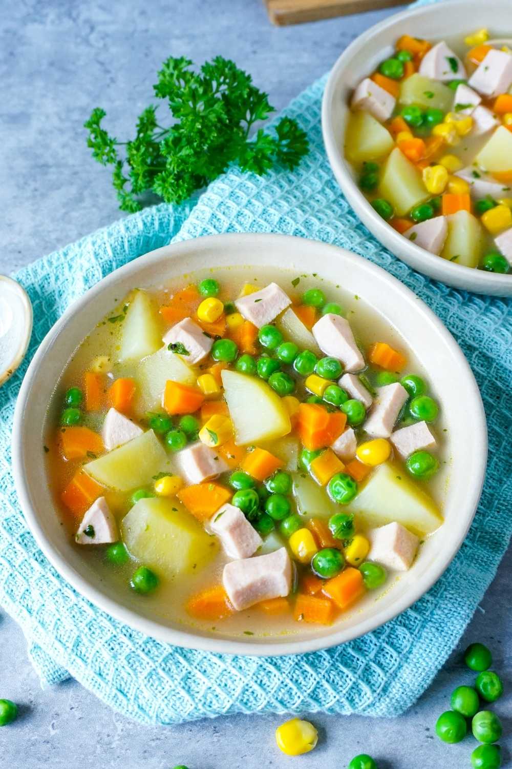 Bunter Gemüseeintopf mit Kartoffeln und Fleischwurst