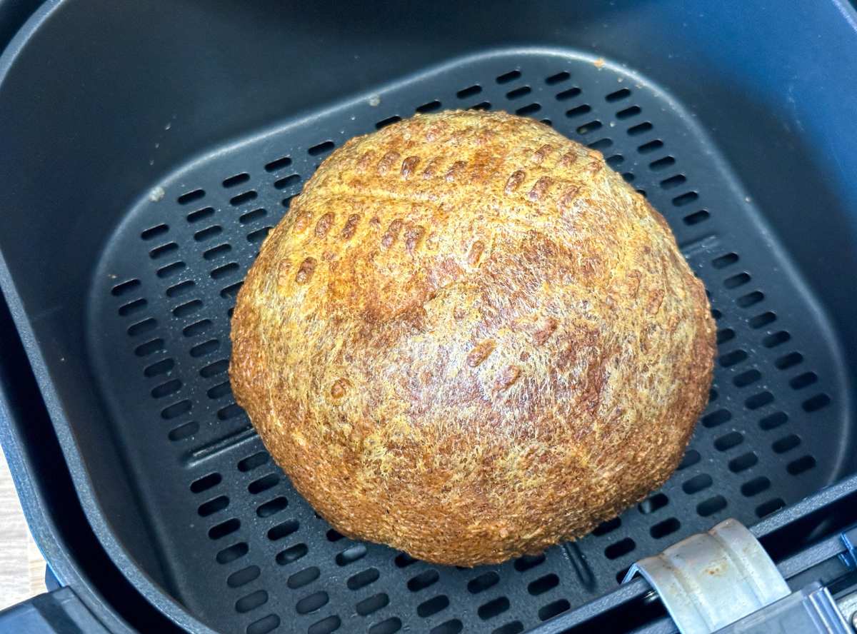 Eiweißbrot in der Heißluftfritteuse backen