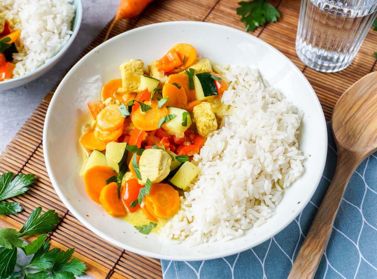 Hähnchencurry mit Kokosmilch und Gemüse