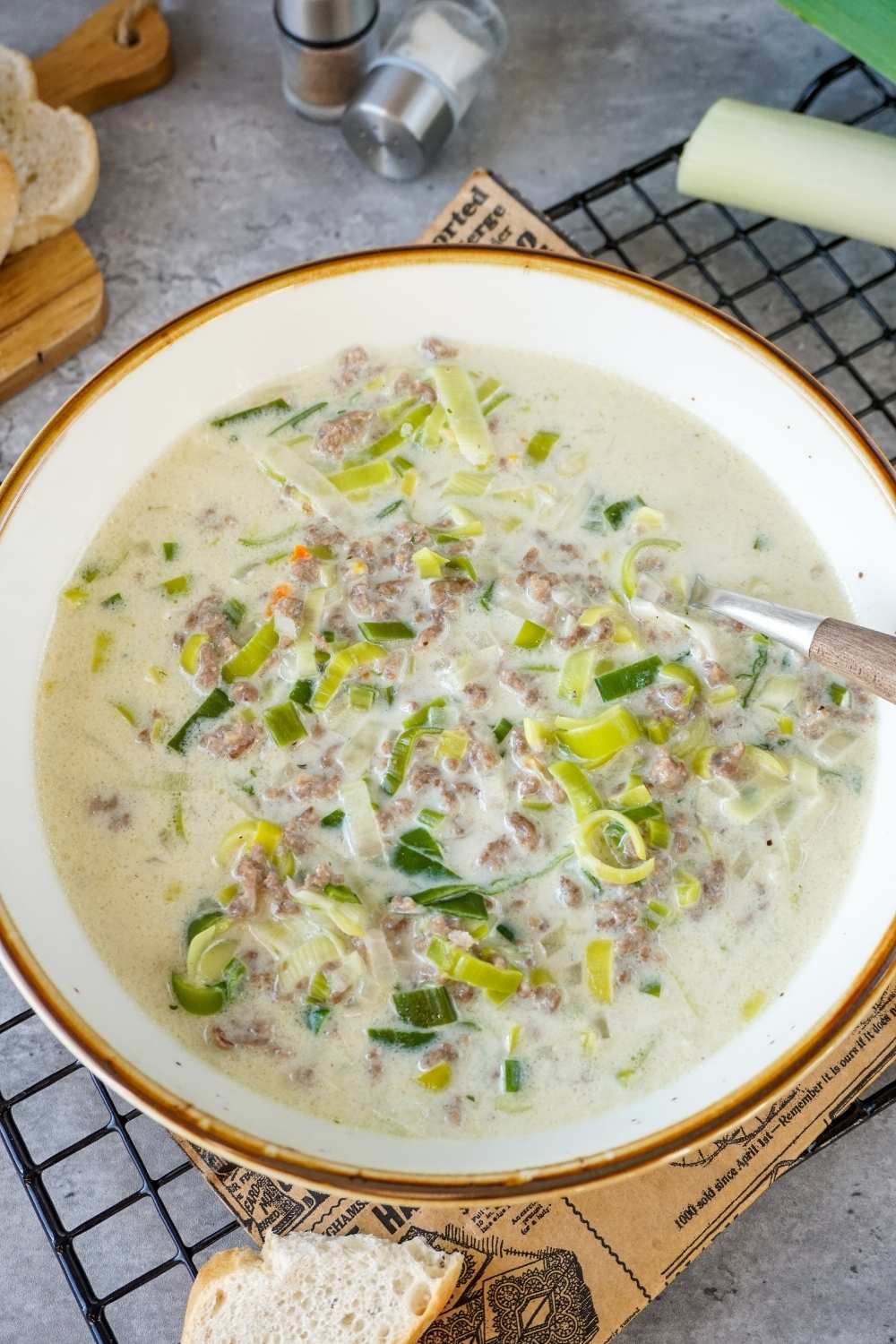 Käse-Lauch-Suppe mit Hackfleisch – einfach lecker