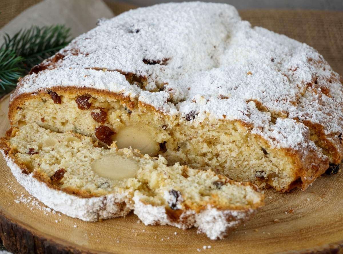 Marzipan Quark Stollen