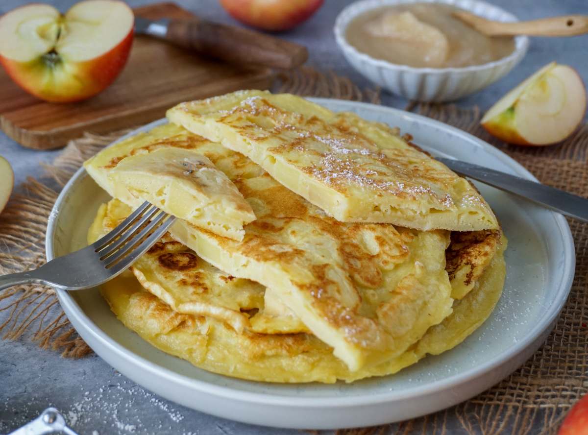 Pfannkuchen mit Apfel