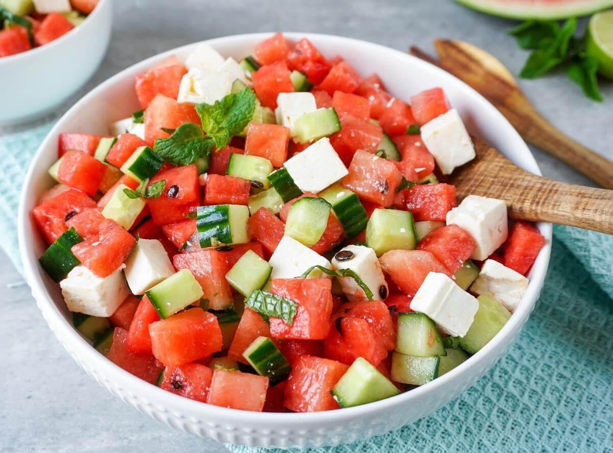 10 erfrischende Rezepte für heiße Tage, um die Hitze zu überstehen 10 erfrischende Rezepte für heiße Tage, um die Hitze zu überstehen