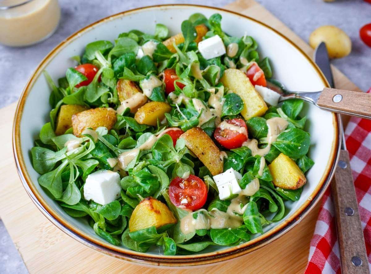 Honig-Senf-Röstkartoffelsalat aus der Heißluftfritteuse