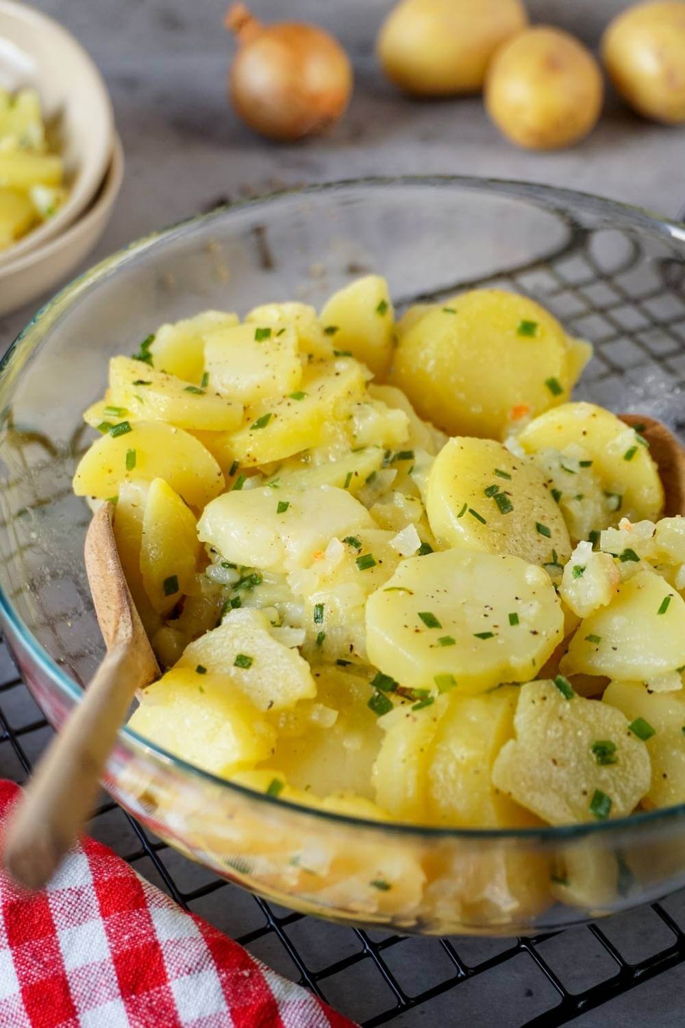 schwäbischer Kartoffelsalat mit Brühe