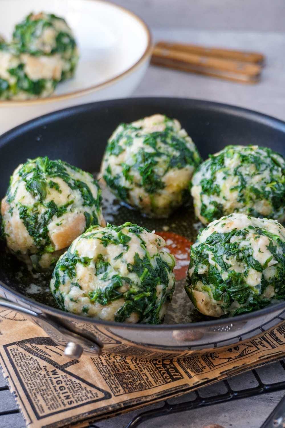 Spinatknödel – deftig, einfach & richtig gut Spinatknödel – deftig, einfach & richtig gut