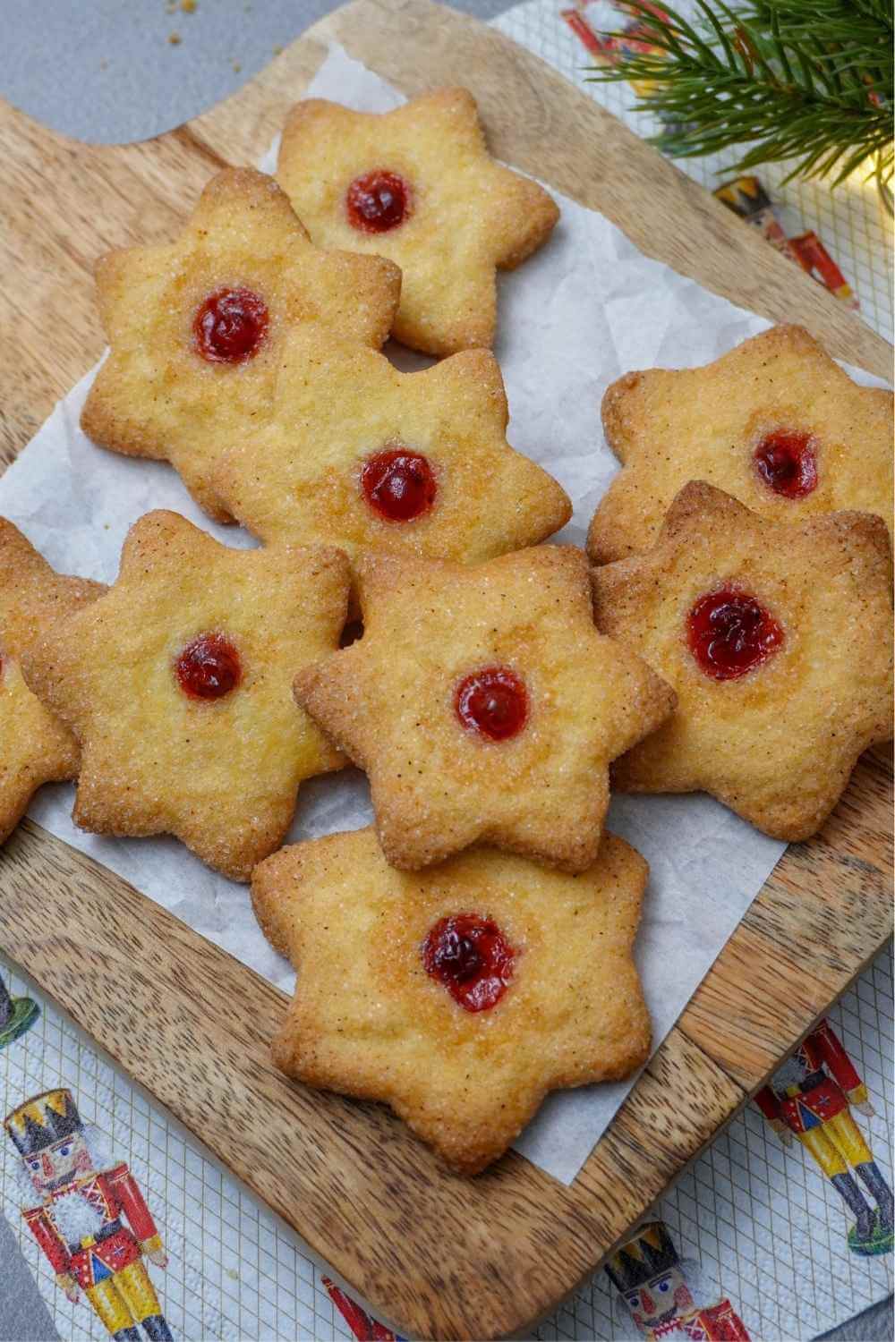 Falsche Zimtsterne mit Zuckerkruste Falsche Zimtsterne mit Zuckerkruste