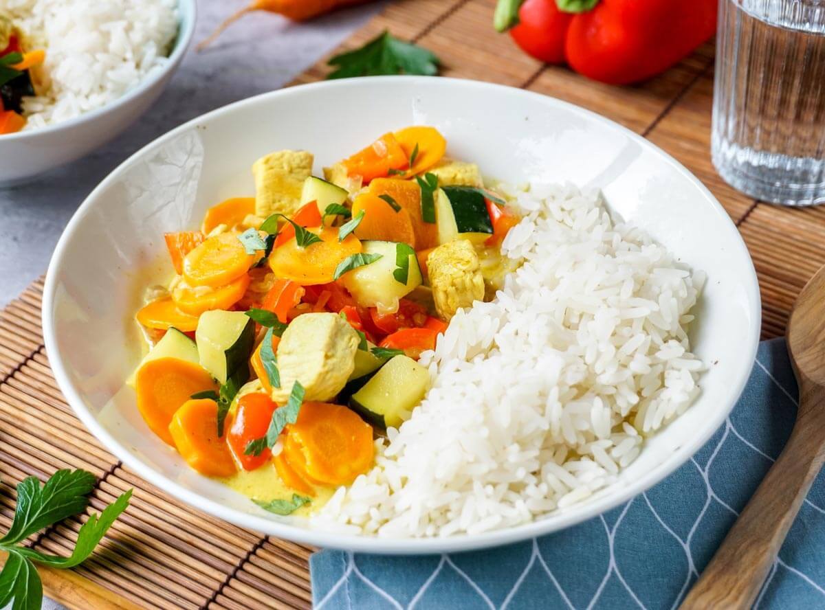 Was koche ich heute? Beispiel mit Reis, Hähnchen und Gemüse